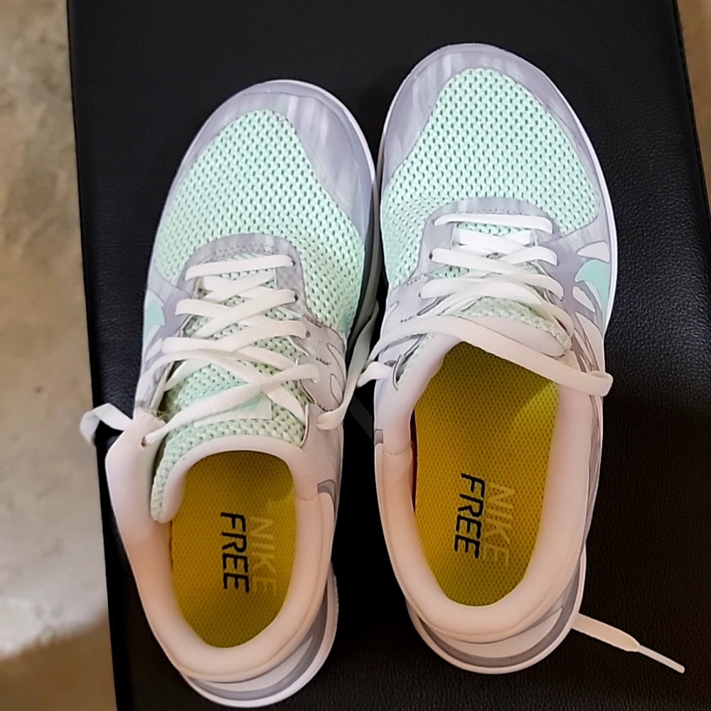 Like new Nike running shoes